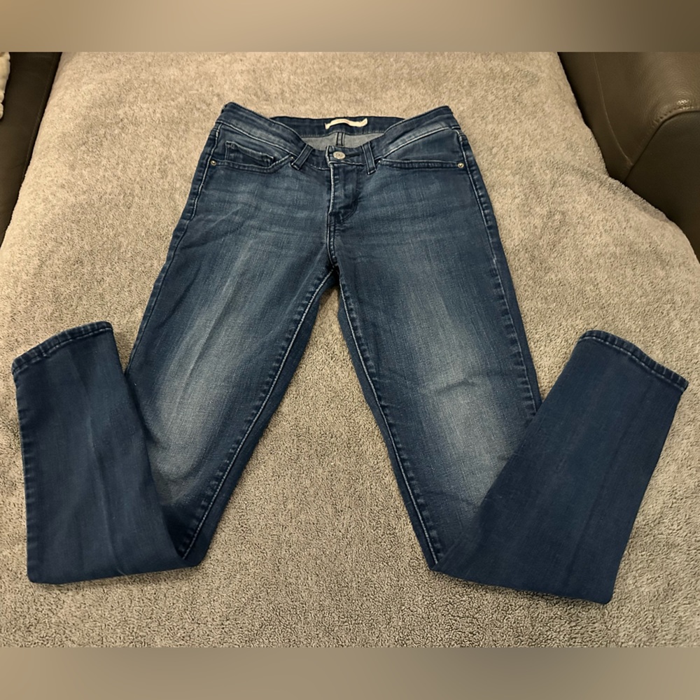 Levi, low rise, size 27. No stretch.